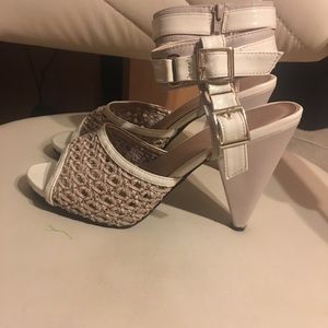 Woman size 9 shoes